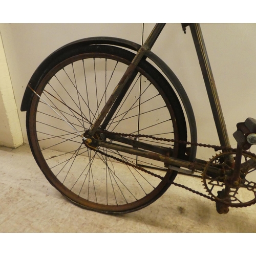 258 - An interwar period bicycle with a BSA gear wheel and 27