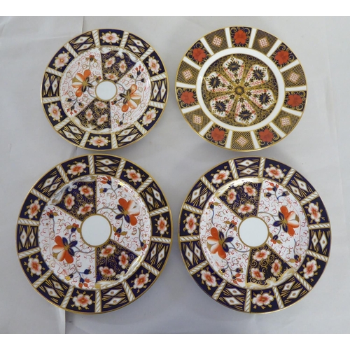 289 - Ceramics: to include graduated Royal Crown Derby china plates, decorated in the Imari palette  ... 