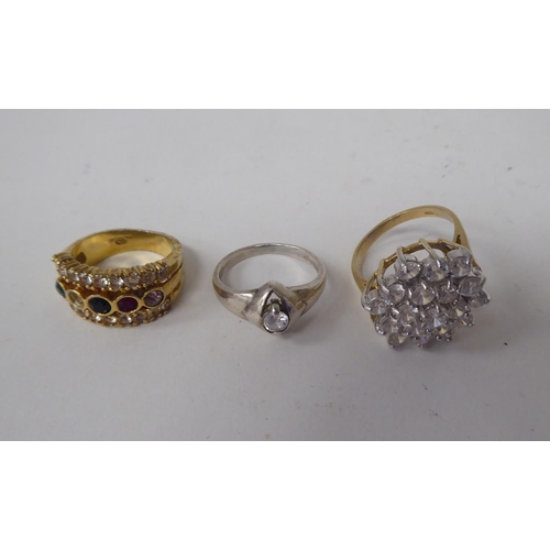 305 - Jewellery and items of personal ornament: to include rings and bracelets 