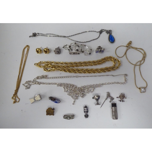 308 - Costume jewellery: to include rings and cameo brooches 