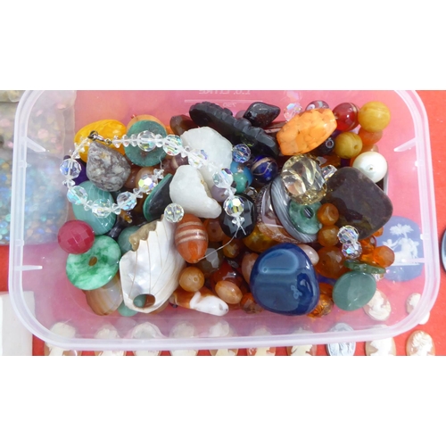 44 - Jewellery making spares, repairs and loose stones: to include unmounted cameos