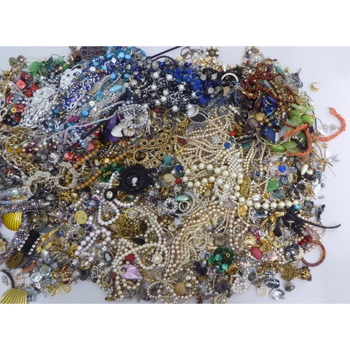46 - Costume jewellery: to include clip-on earrings; pendants; and simulated pearl necklaces