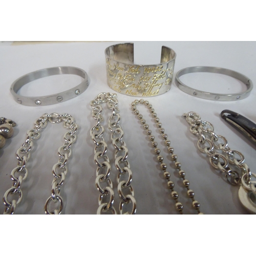 158 - Silver and white metal jewellery: to include examples by Gucci