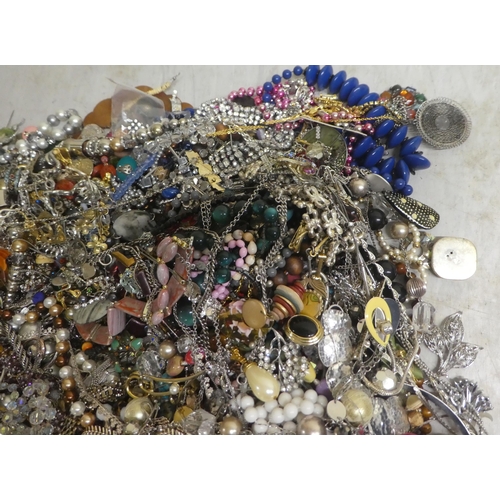 195 - Costume jewellery, mainly bead necklaces