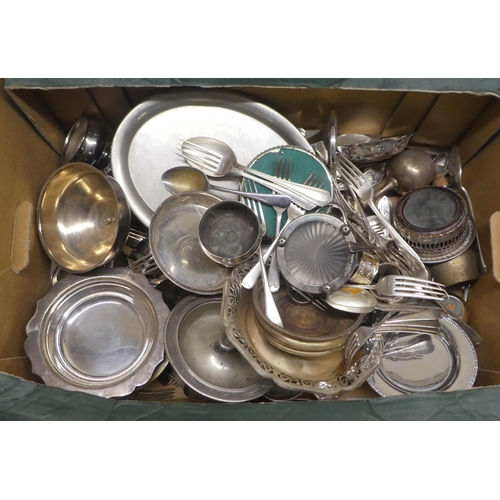 225 - Silver plated tableware: to include cutlery; flatware; meat dome; and a six division toastrack