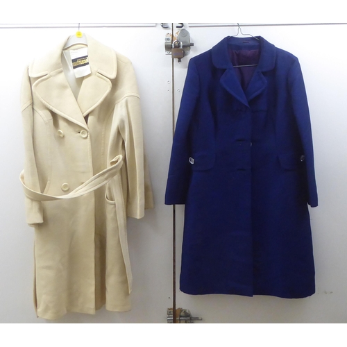 250 - Vintage and later ladies clothing: to include a Size 14 Frank Usher dress; and faux fur and other ja... 