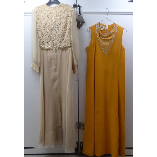 250 - Vintage and later ladies clothing: to include a Size 14 Frank Usher dress; and faux fur and other ja... 