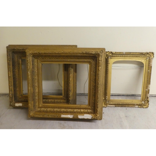 251 - Mainly 19thC moulded gilt frames, some containing artwork and contemporary prints  mixed sizes