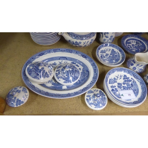 39 - Wedgwood, Willow and other pattern china tableware