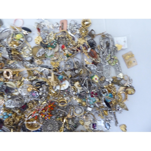 145 - Costume jewellery: to include necklaces, rings and bangles