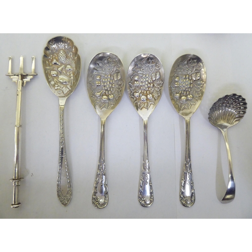 178 - EPNS and silver plate: to include a sugar sifter  8.5