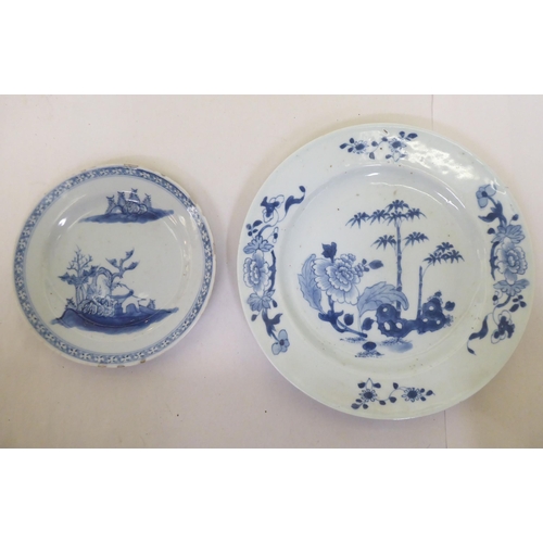 179 - 18thC Chinese porcelain: to include a rectangular plate, decorated with hunting figures  12