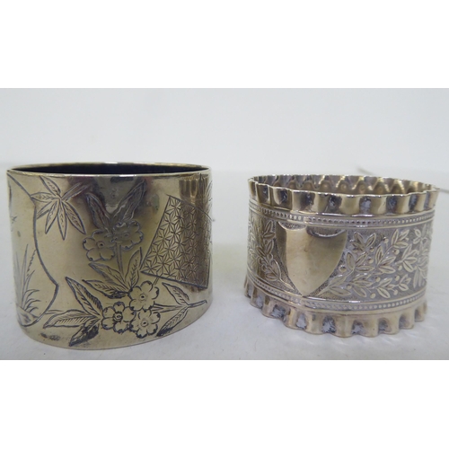 186 - White metal collectables: to include napkin rings; and thimbles