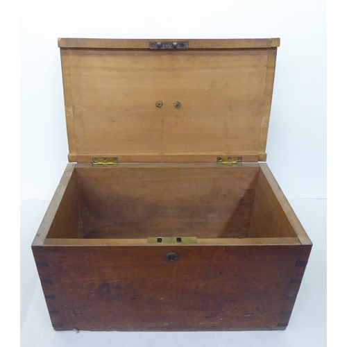 194 - A 19thC mahogany box, the hinged lid set with a brass plaque, inscribed 'William Urquhart of Byth'&n... 