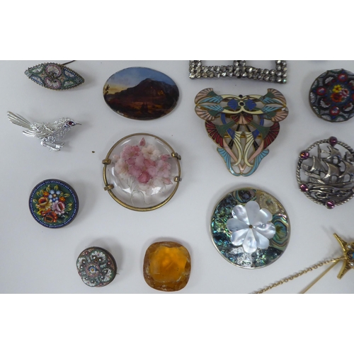 33 - Costume jewellery: to include three micro-mosaic brooches; and a carved cameo portrait brooch 