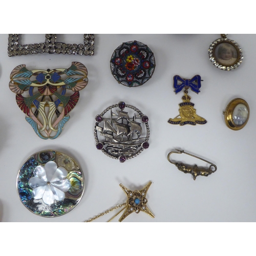 33 - Costume jewellery: to include three micro-mosaic brooches; and a carved cameo portrait brooch 