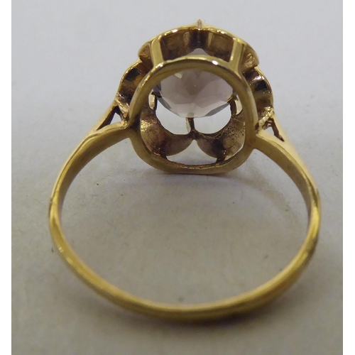 365 - A 9ct gold smoky quartz set ring