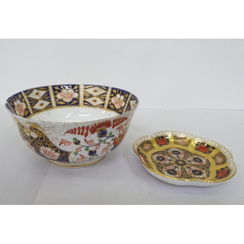 89 - Mixed ceramics: to include a six piece Spode Persia pattern coffee set; and a Royal Crown Derby Imar... 