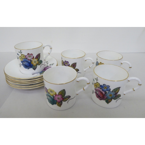 89 - Mixed ceramics: to include a six piece Spode Persia pattern coffee set; and a Royal Crown Derby Imar... 