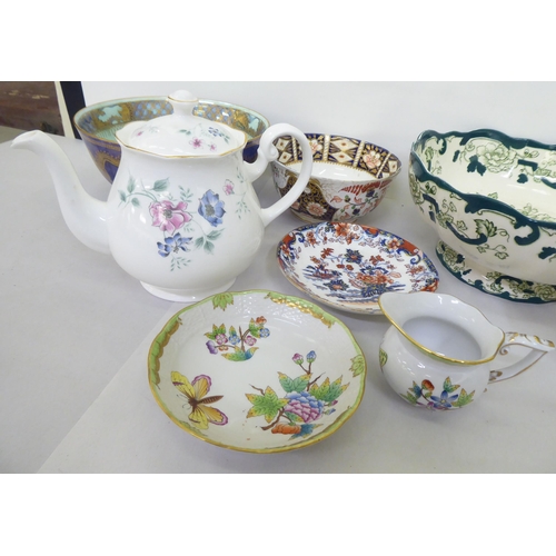 89 - Mixed ceramics: to include a six piece Spode Persia pattern coffee set; and a Royal Crown Derby Imar... 