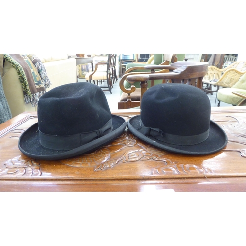 307 - Formal hats: to include a grey top hat  size 7.5/8