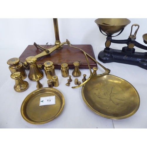 172 - Scales and attendant weights: to include an Avery 2kg brass weight 