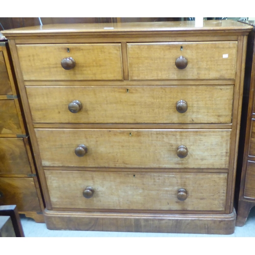 214 - A late Victorian mahogany dressing chest with two short/three long drawers, on a plinth  42