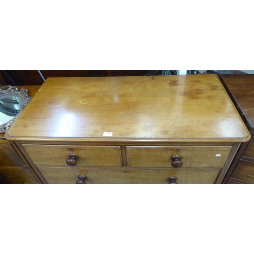 214 - A late Victorian mahogany dressing chest with two short/three long drawers, on a plinth  42