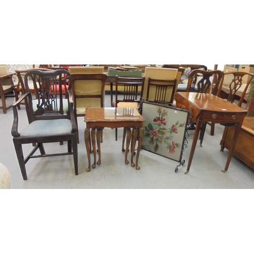 224 - Small furniture: to include an Edwardian mahogany Pembroke table, raised on square legs and casters&... 