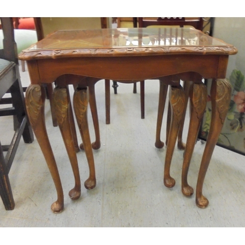 224 - Small furniture: to include an Edwardian mahogany Pembroke table, raised on square legs and casters&... 