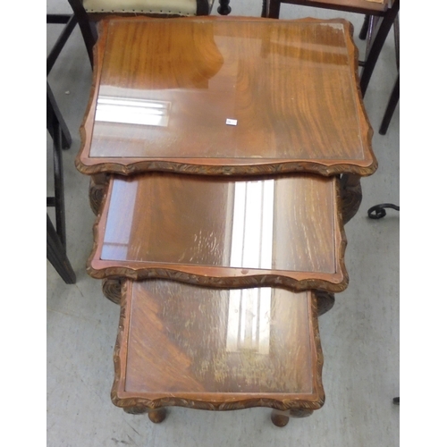 224 - Small furniture: to include an Edwardian mahogany Pembroke table, raised on square legs and casters&... 