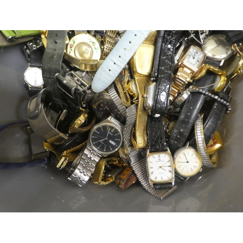 289 - Variously cased and strapped dress watches