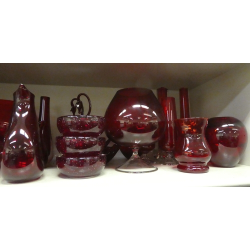 299 - Clear and cranberry coloured glass vases  largest 9