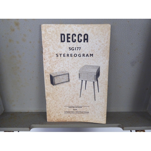 41 - A vintage Decca SG177 table-top stereogram with a Monnach autochanger, in a two tone vinyl case