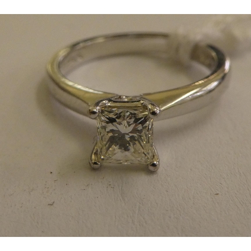 118 - An 18ct white gold diamond solitaire ring