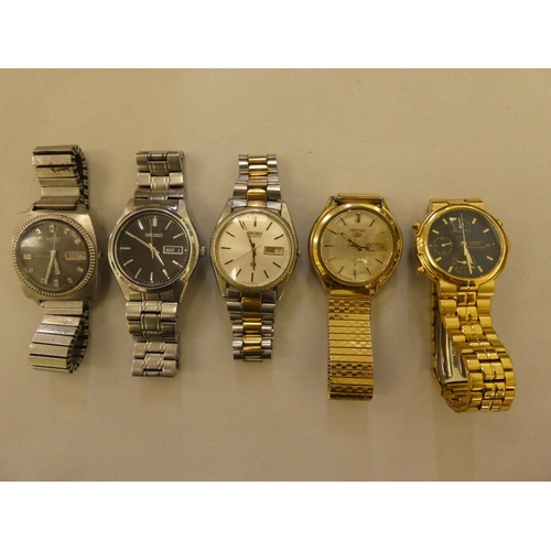 256 - Variously cased Seiko bracelet watches: to include an automatic