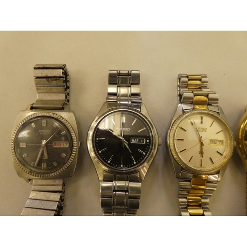 256 - Variously cased Seiko bracelet watches: to include an automatic