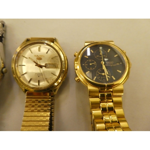 256 - Variously cased Seiko bracelet watches: to include an automatic