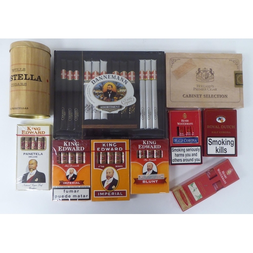 132 - Assorted cigars: to include royal Dutch Dannemann; and Hollands