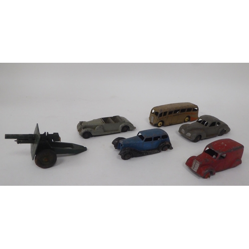 198 - Vintage diecast Dinky Toys: to include a Studebaker and a Lagonda