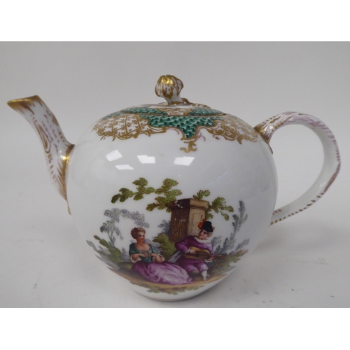 63 - Meissen 2nd Association porcelain teaware, decorated with romantic figures in gardens and flora and ... 