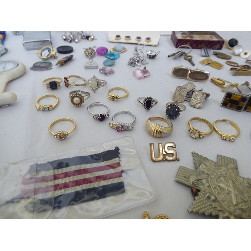 125 - Items of personal ornament, costume jewellery and various components of watches