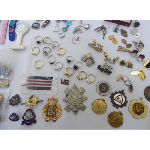 125 - Items of personal ornament, costume jewellery and various components of watches