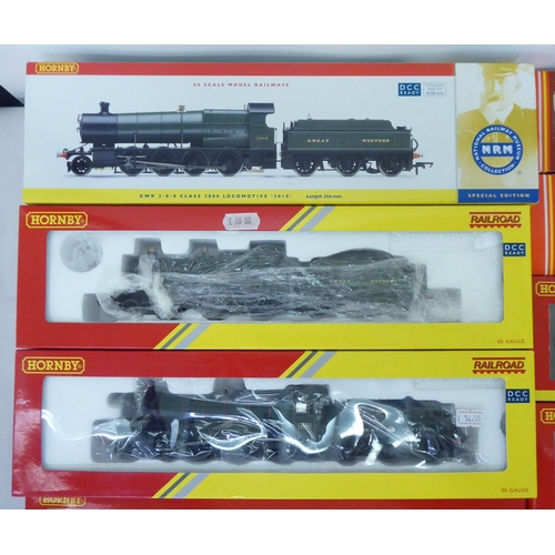 160 - A collection of 00 gauge model locomotives, carriages, tenders and track accessories; and other exam... 