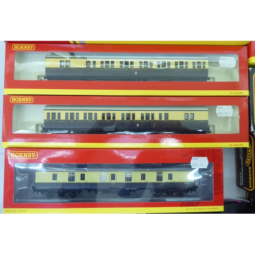 160 - A collection of 00 gauge model locomotives, carriages, tenders and track accessories; and other exam... 