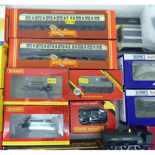 160 - A collection of 00 gauge model locomotives, carriages, tenders and track accessories; and other exam... 