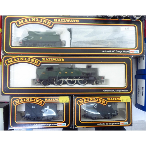 160 - A collection of 00 gauge model locomotives, carriages, tenders and track accessories; and other exam... 