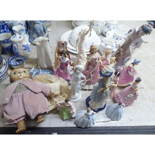 184 - Decorative ceramic figures: to include a Lladro porcelain geisha  9