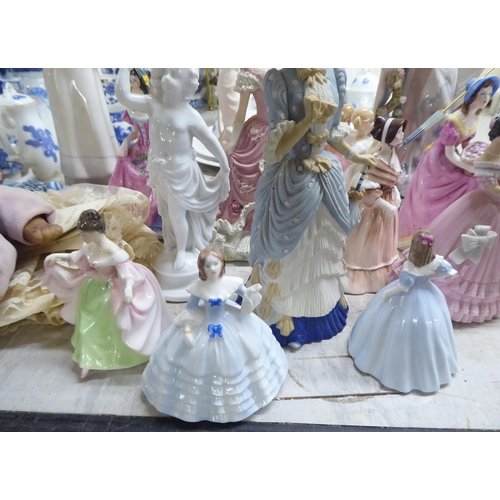 184 - Decorative ceramic figures: to include a Lladro porcelain geisha  9