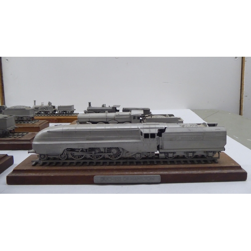 217 - Diecast models of various locomotives and tenders